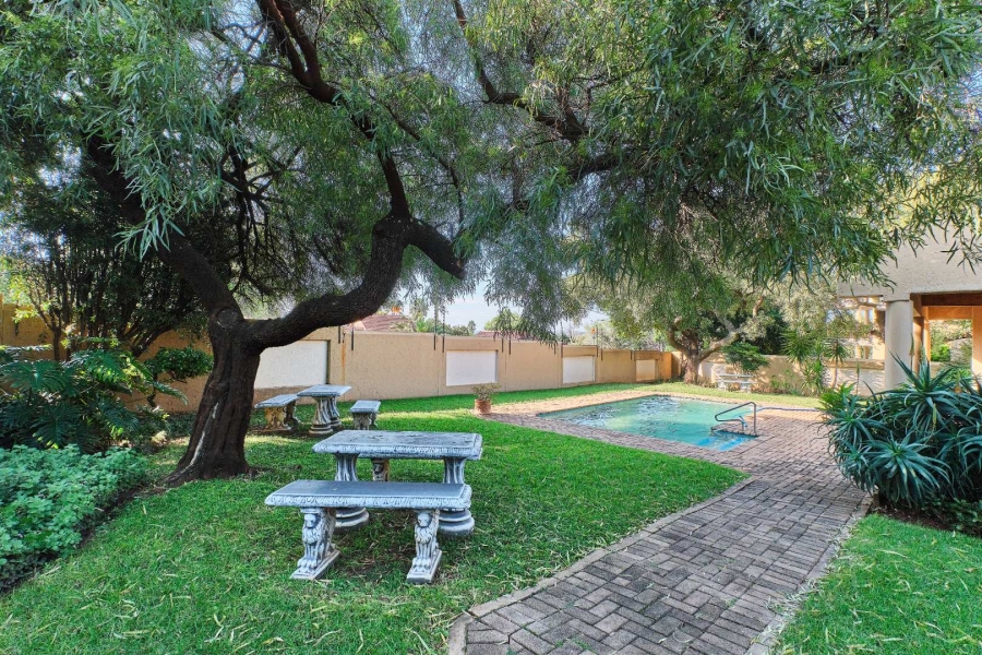2 Bedroom Property for Sale in Little Falls Gauteng