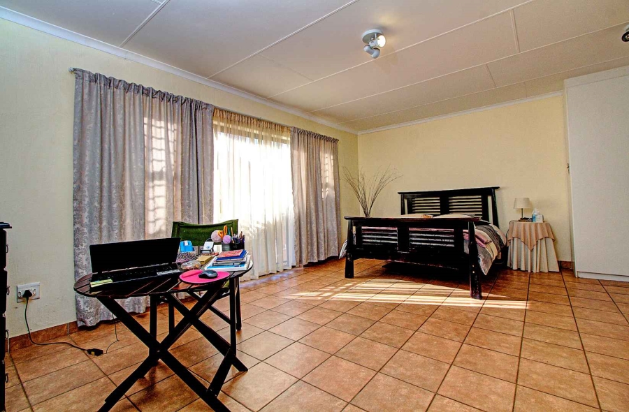3 Bedroom Property for Sale in Wilgeheuwel Gauteng