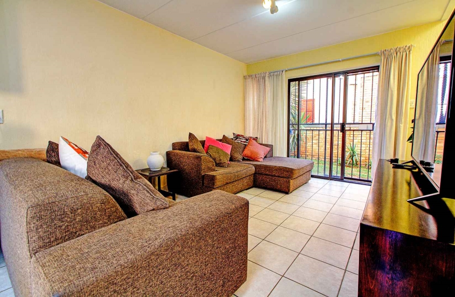 3 Bedroom Property for Sale in Wilgeheuwel Gauteng