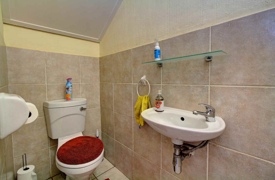 3 Bedroom Property for Sale in Wilgeheuwel Gauteng