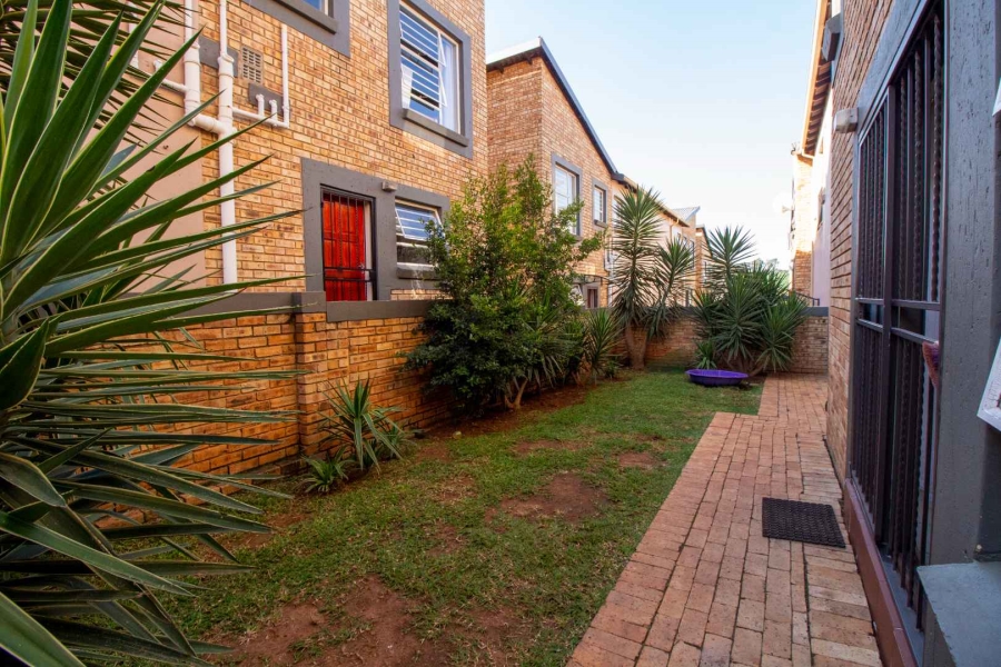 3 Bedroom Property for Sale in Wilgeheuwel Gauteng