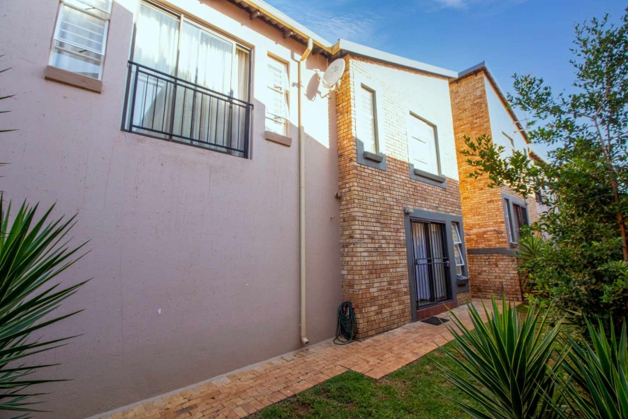 3 Bedroom Property for Sale in Wilgeheuwel Gauteng