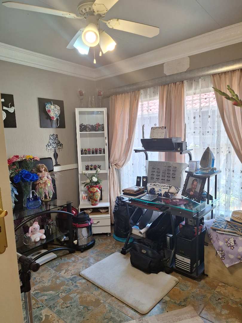 3 Bedroom Property for Sale in Gosforth Park Gauteng