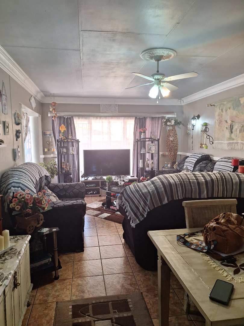 3 Bedroom Property for Sale in Gosforth Park Gauteng