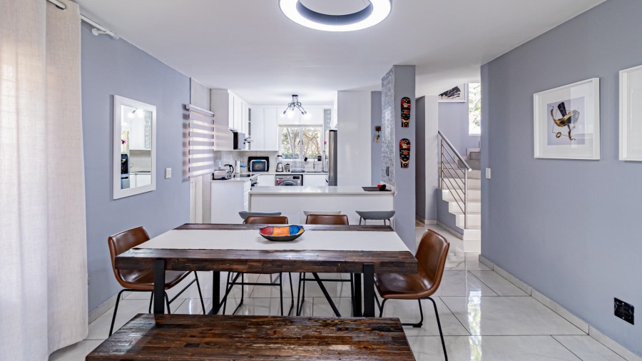 To Let 3 Bedroom Property for Rent in Douglasdale Gauteng