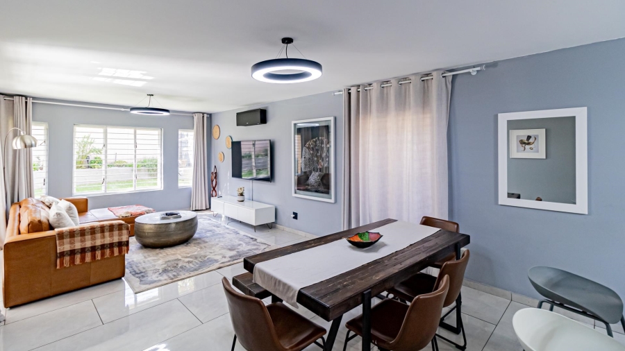To Let 3 Bedroom Property for Rent in Douglasdale Gauteng