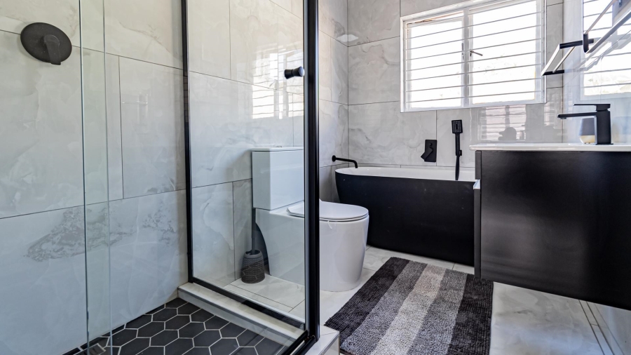 To Let 3 Bedroom Property for Rent in Douglasdale Gauteng