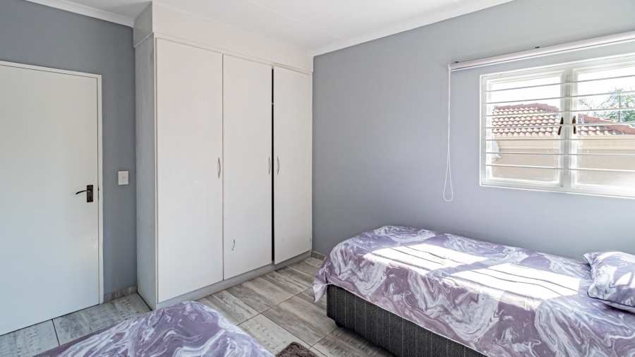 To Let 3 Bedroom Property for Rent in Douglasdale Gauteng
