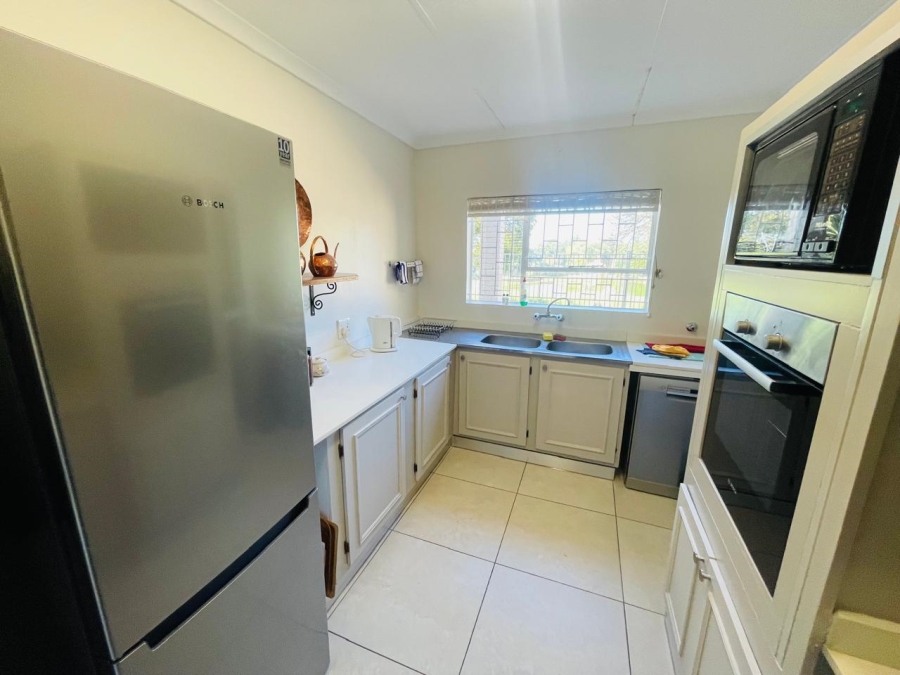 To Let 2 Bedroom Property for Rent in Illovo Gauteng
