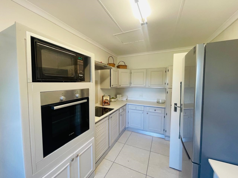 To Let 2 Bedroom Property for Rent in Illovo Gauteng