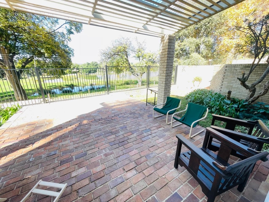 To Let 2 Bedroom Property for Rent in Illovo Gauteng