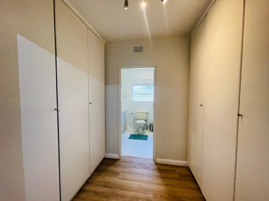 To Let 2 Bedroom Property for Rent in Illovo Gauteng