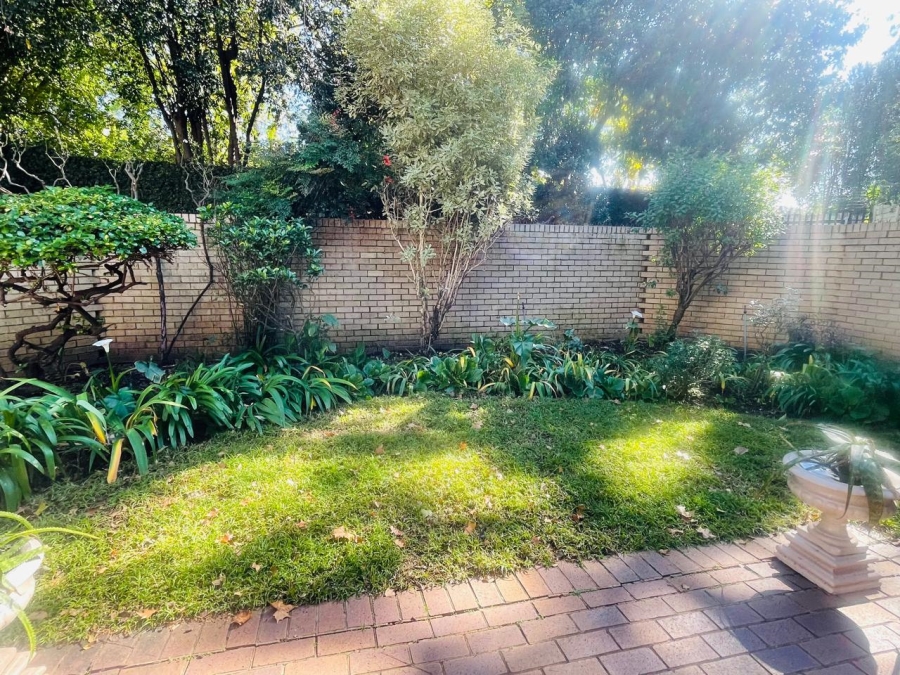 To Let 2 Bedroom Property for Rent in Illovo Gauteng
