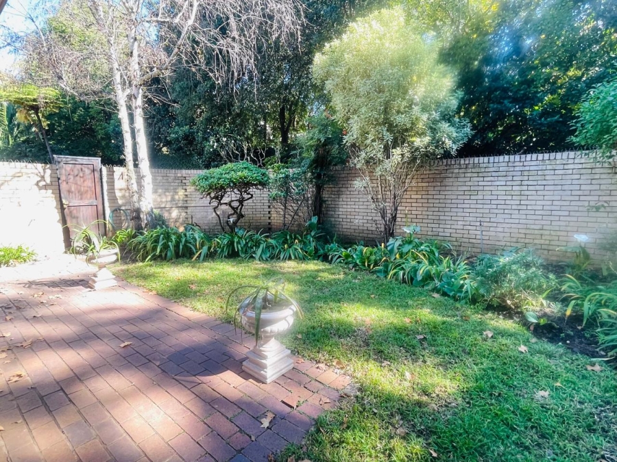 To Let 2 Bedroom Property for Rent in Illovo Gauteng