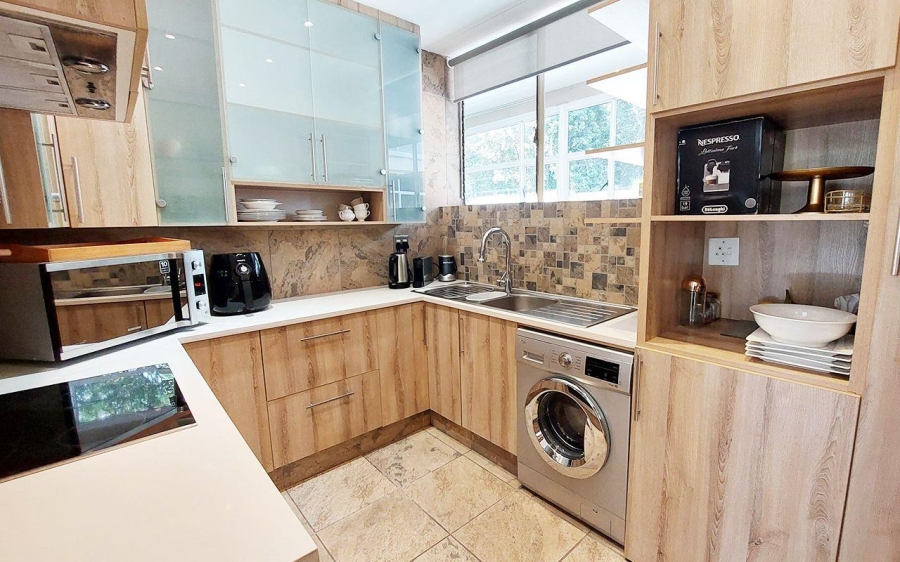 To Let 2 Bedroom Property for Rent in Illovo Gauteng