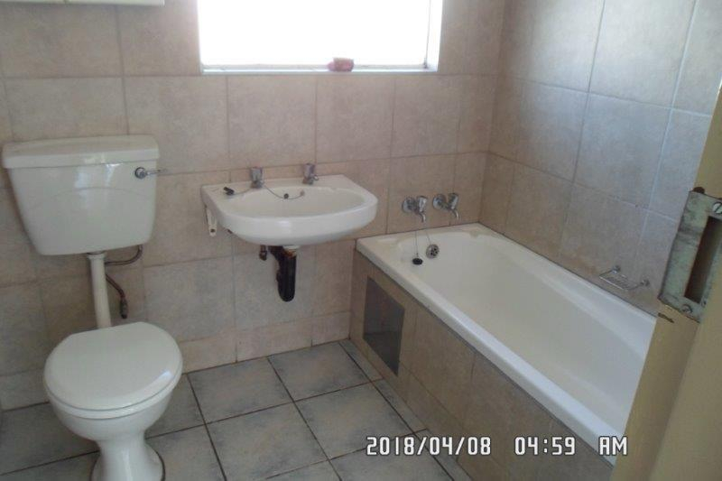 To Let 2 Bedroom Property for Rent in Die Hoewes Gauteng