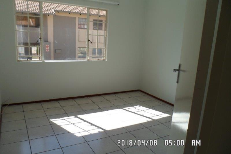 To Let 2 Bedroom Property for Rent in Die Hoewes Gauteng