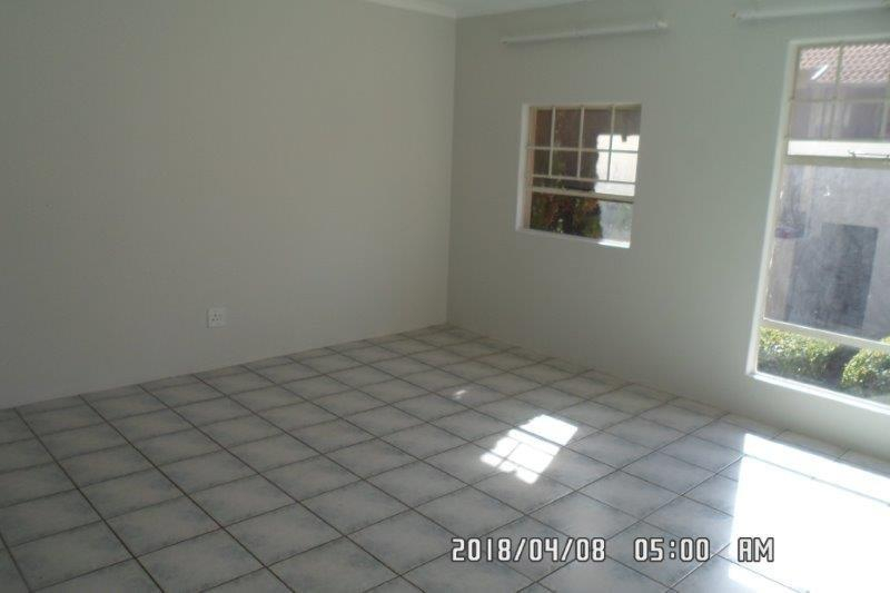 To Let 2 Bedroom Property for Rent in Die Hoewes Gauteng