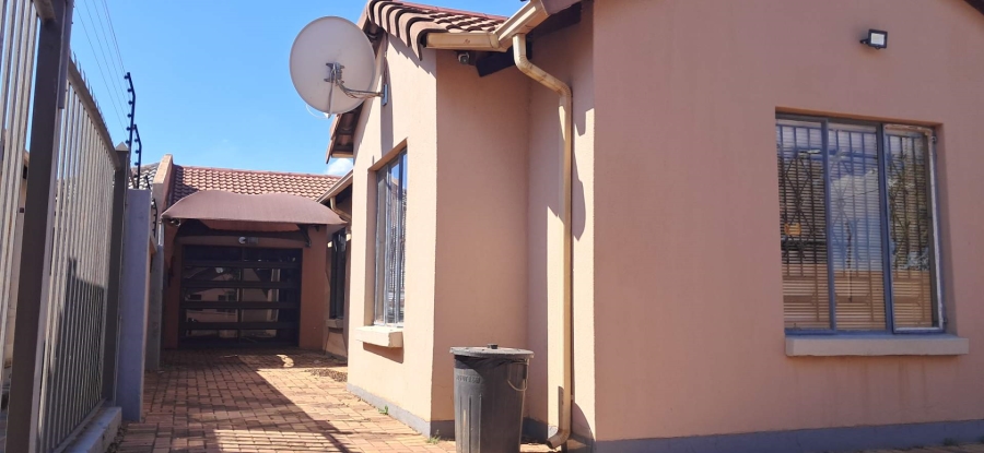 3 Bedroom Property for Sale in Soshanguve VV Gauteng