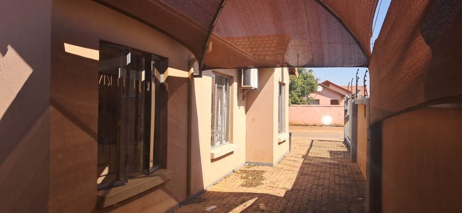3 Bedroom Property for Sale in Soshanguve VV Gauteng