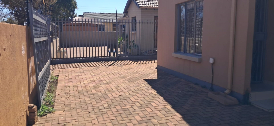 3 Bedroom Property for Sale in Soshanguve VV Gauteng