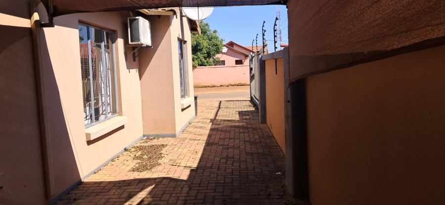 3 Bedroom Property for Sale in Soshanguve VV Gauteng