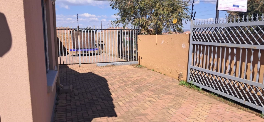 3 Bedroom Property for Sale in Soshanguve VV Gauteng