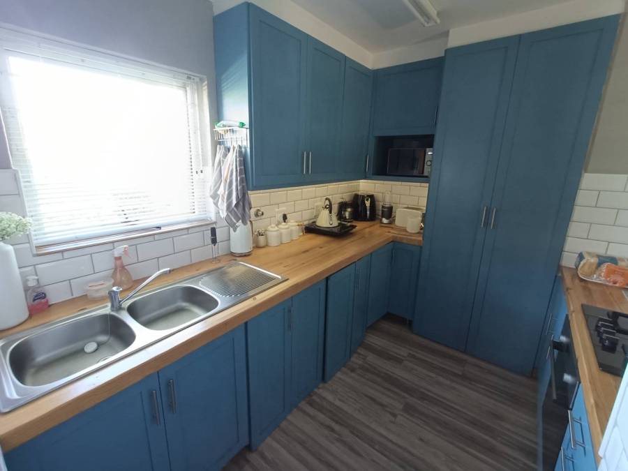 2 Bedroom Property for Sale in Die Hoewes Gauteng