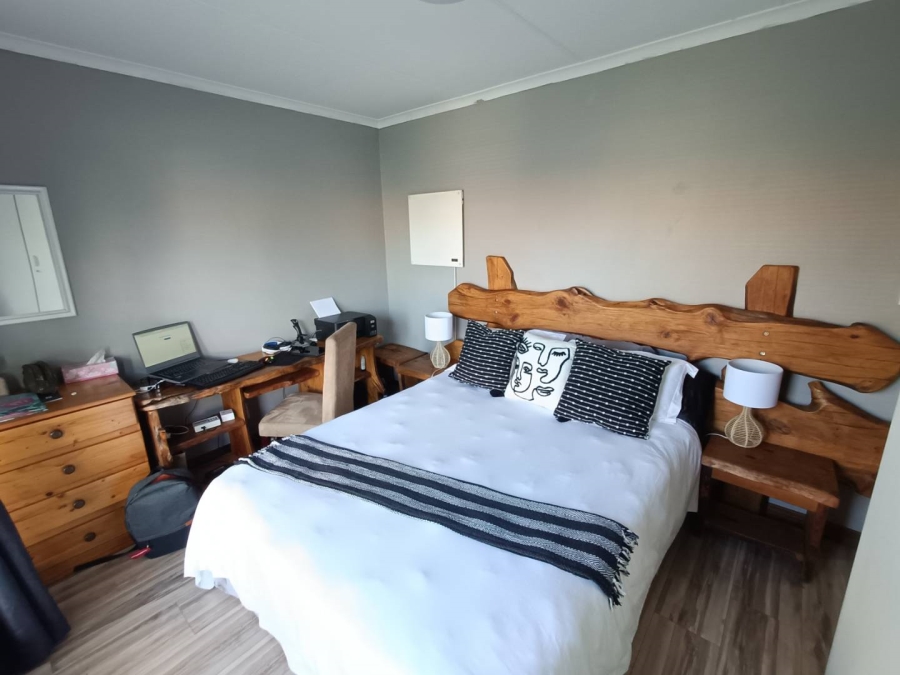 2 Bedroom Property for Sale in Die Hoewes Gauteng
