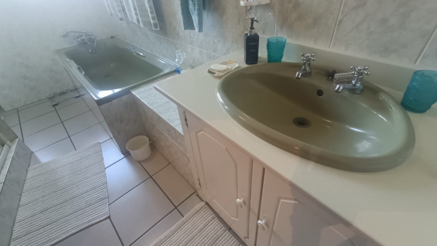 3 Bedroom Property for Sale in Hennopspark Gauteng
