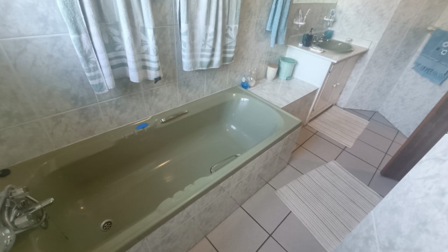 3 Bedroom Property for Sale in Hennopspark Gauteng