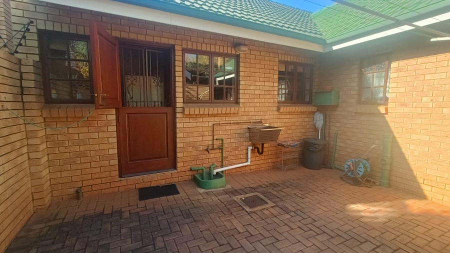 3 Bedroom Property for Sale in Hennopspark Gauteng