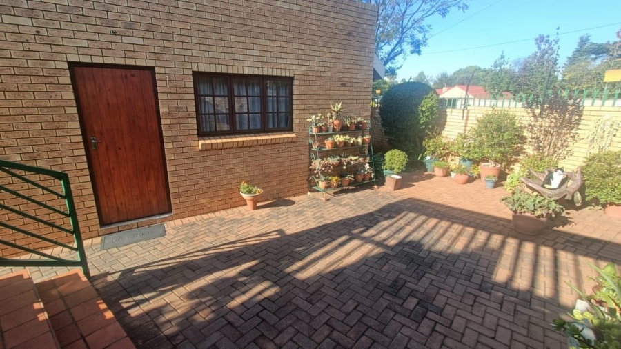 3 Bedroom Property for Sale in Hennopspark Gauteng