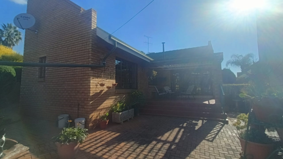 3 Bedroom Property for Sale in Hennopspark Gauteng