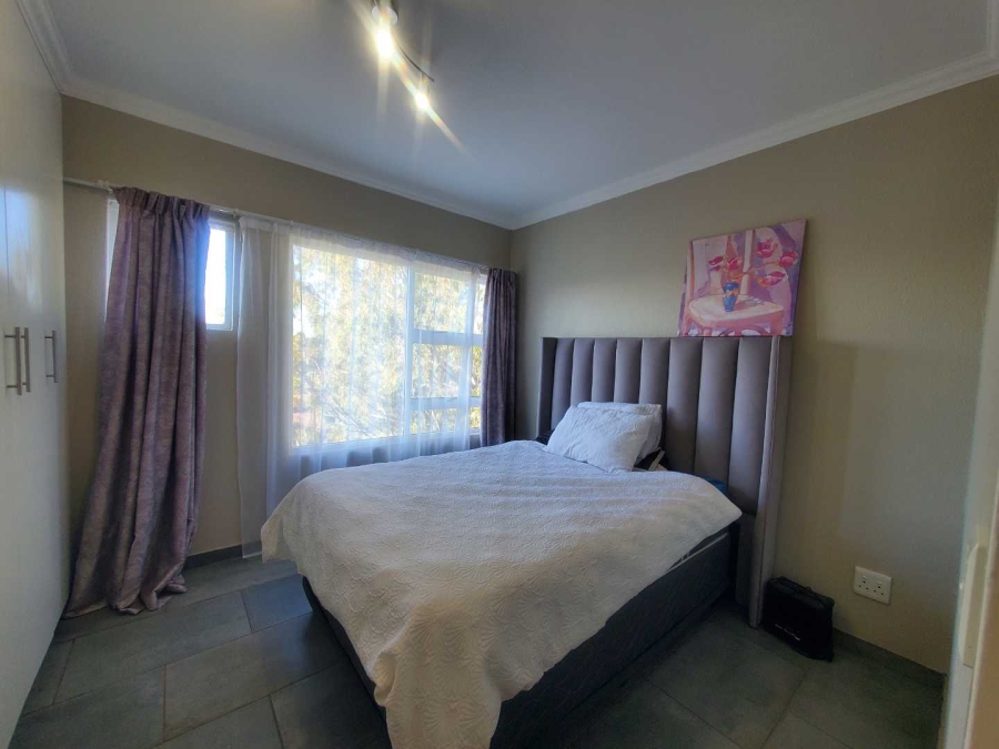 To Let 2 Bedroom Property for Rent in Wilro Park Gauteng