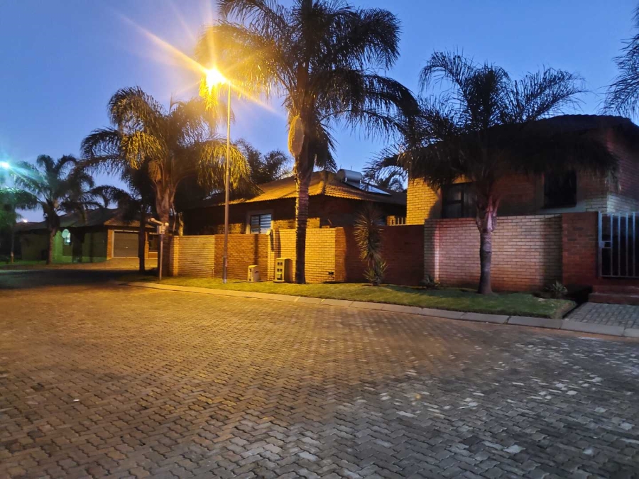 3 Bedroom Property for Sale in Groblerpark Gauteng