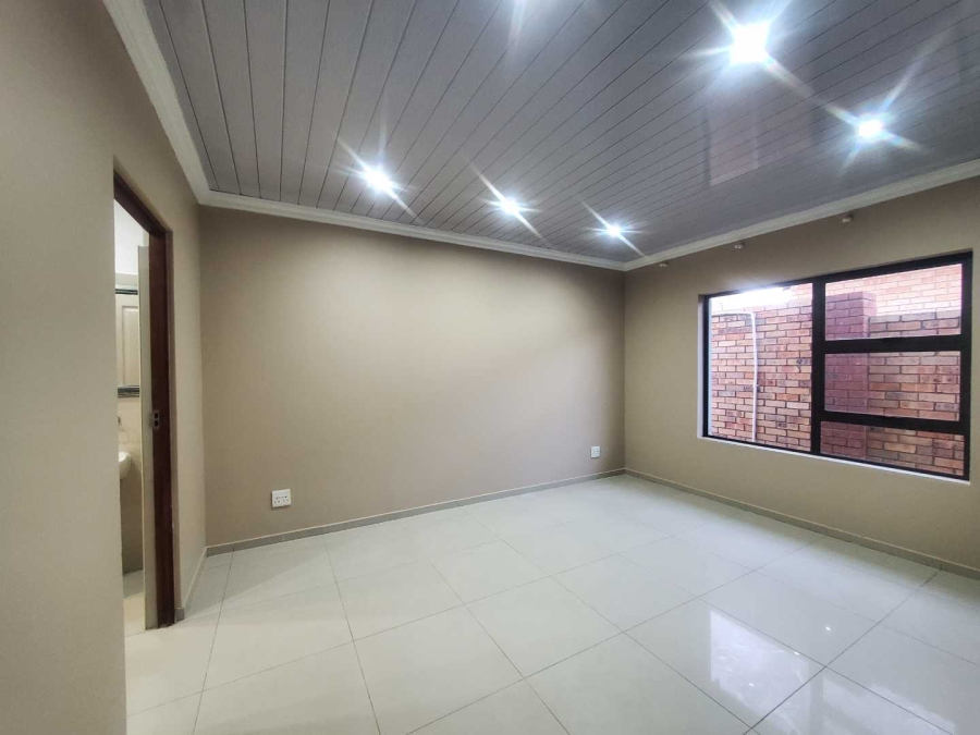 3 Bedroom Property for Sale in Groblerpark Gauteng