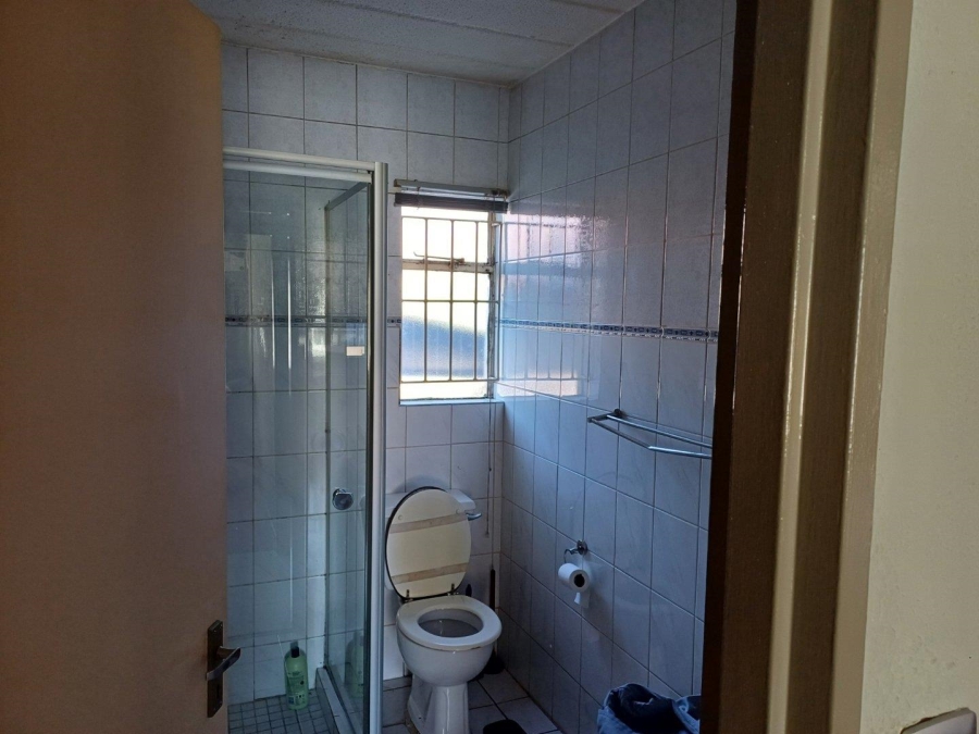 3 Bedroom Property for Sale in Linmeyer Gauteng