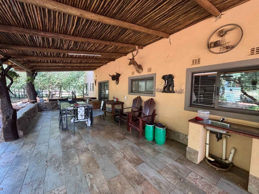 7 Bedroom Property for Sale in Schoongezicht Gauteng