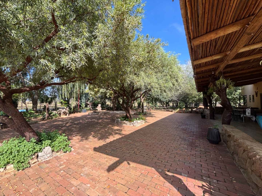 7 Bedroom Property for Sale in Schoongezicht Gauteng