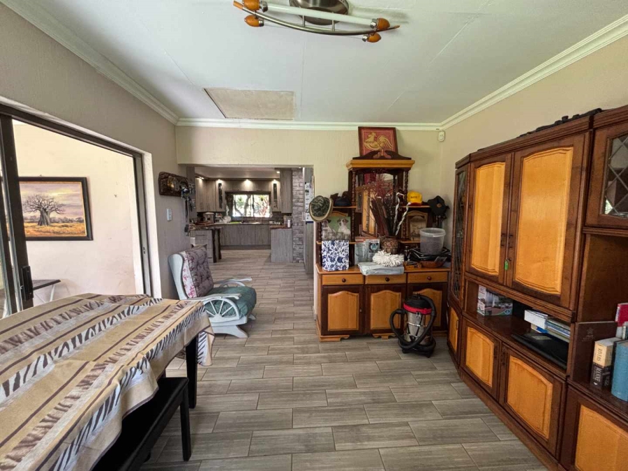 7 Bedroom Property for Sale in Schoongezicht Gauteng