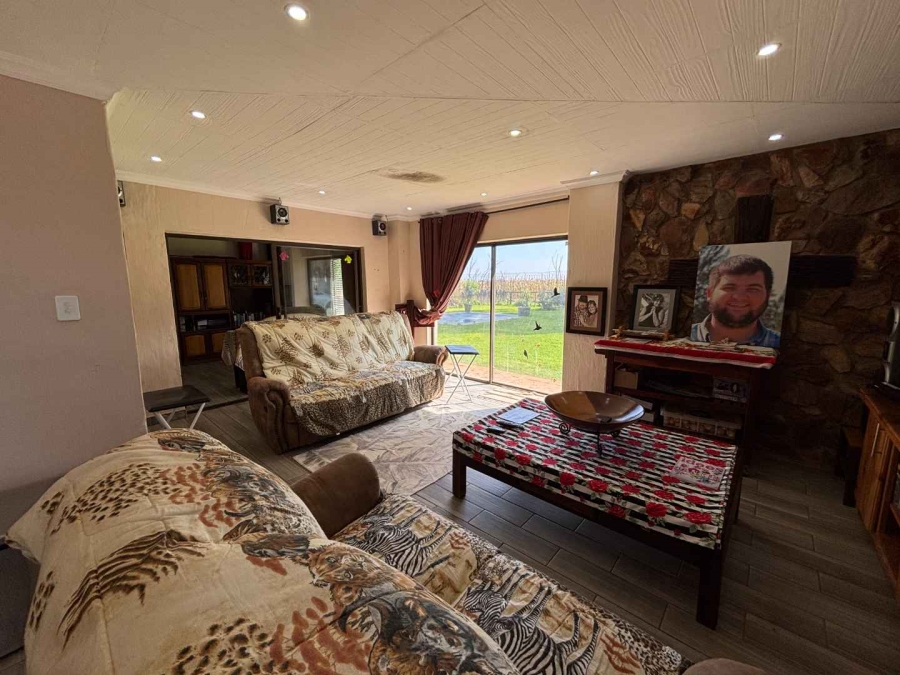 7 Bedroom Property for Sale in Schoongezicht Gauteng