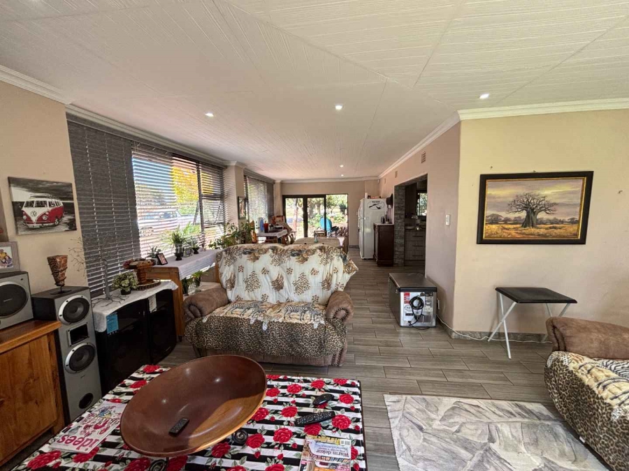 7 Bedroom Property for Sale in Schoongezicht Gauteng