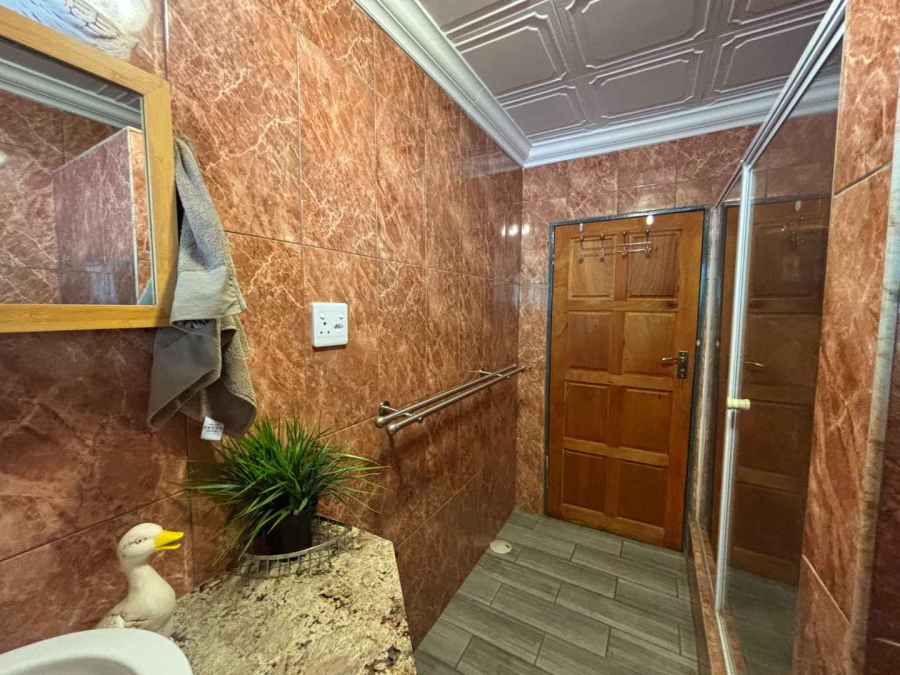 7 Bedroom Property for Sale in Schoongezicht Gauteng