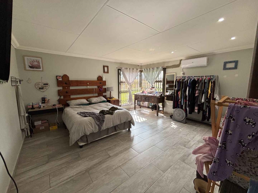 7 Bedroom Property for Sale in Schoongezicht Gauteng