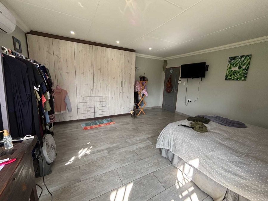 7 Bedroom Property for Sale in Schoongezicht Gauteng