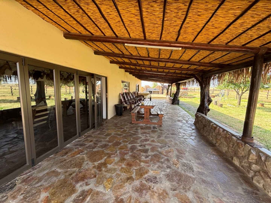 7 Bedroom Property for Sale in Schoongezicht Gauteng