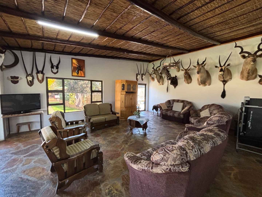 7 Bedroom Property for Sale in Schoongezicht Gauteng