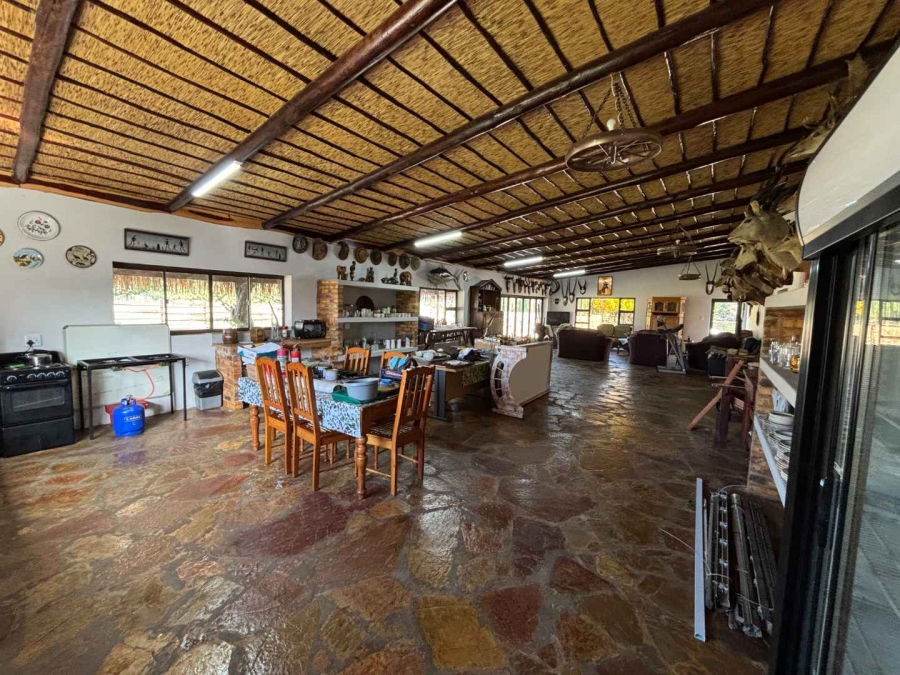 7 Bedroom Property for Sale in Schoongezicht Gauteng