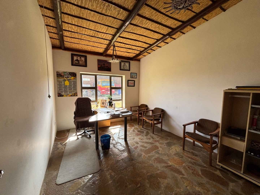 7 Bedroom Property for Sale in Schoongezicht Gauteng